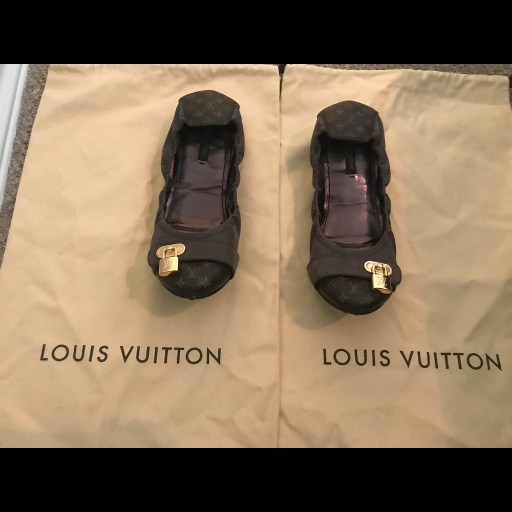 Louis Vuitton flats